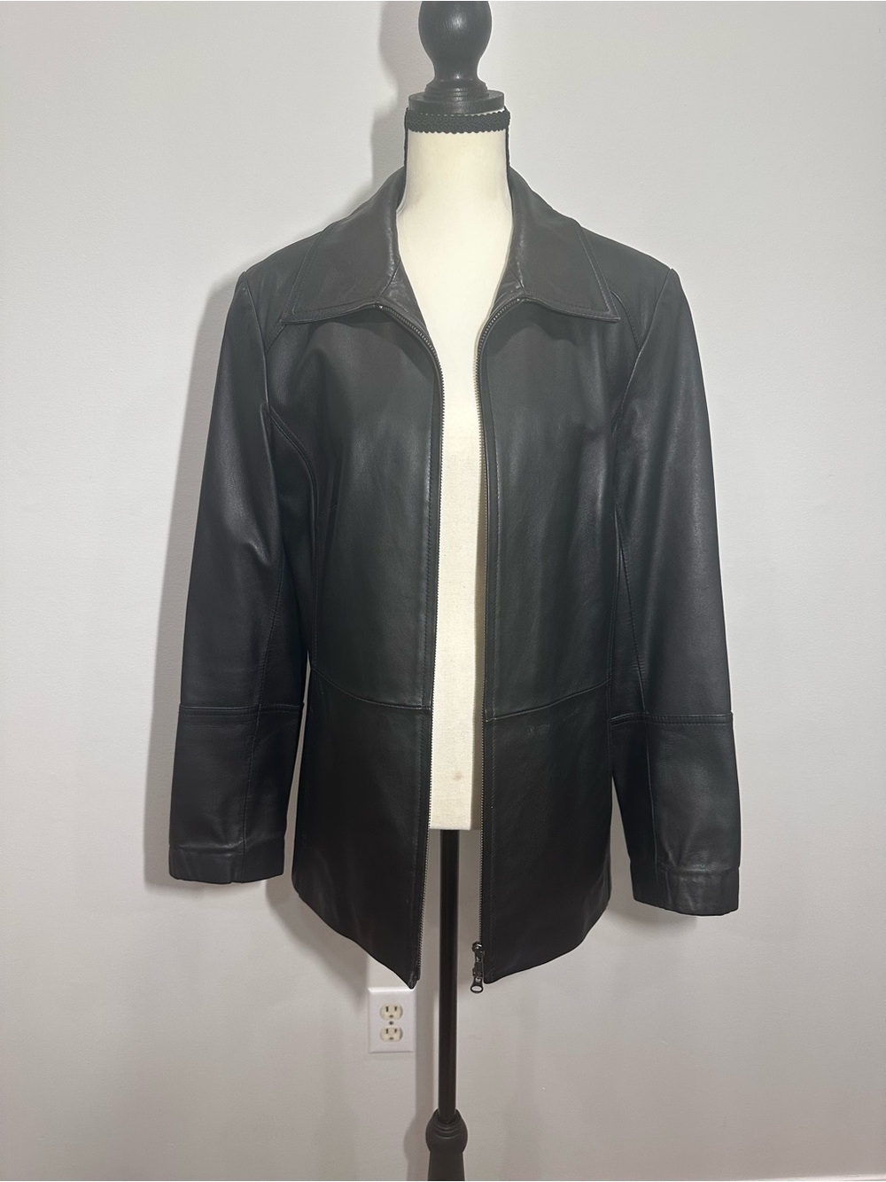 VINTAGE DANIER black leather double zipper jacket Hip length sleek size medium
